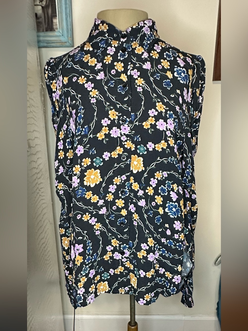 See By Chloe Black Floral Mock-Neck Sleeveless Blouse